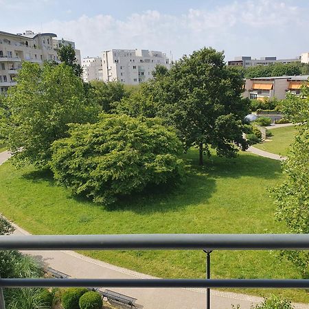 Appartement Residentiel Au Vert Et Au Frais モンティニー・ル・ブルトンヌー エクステリア 写真