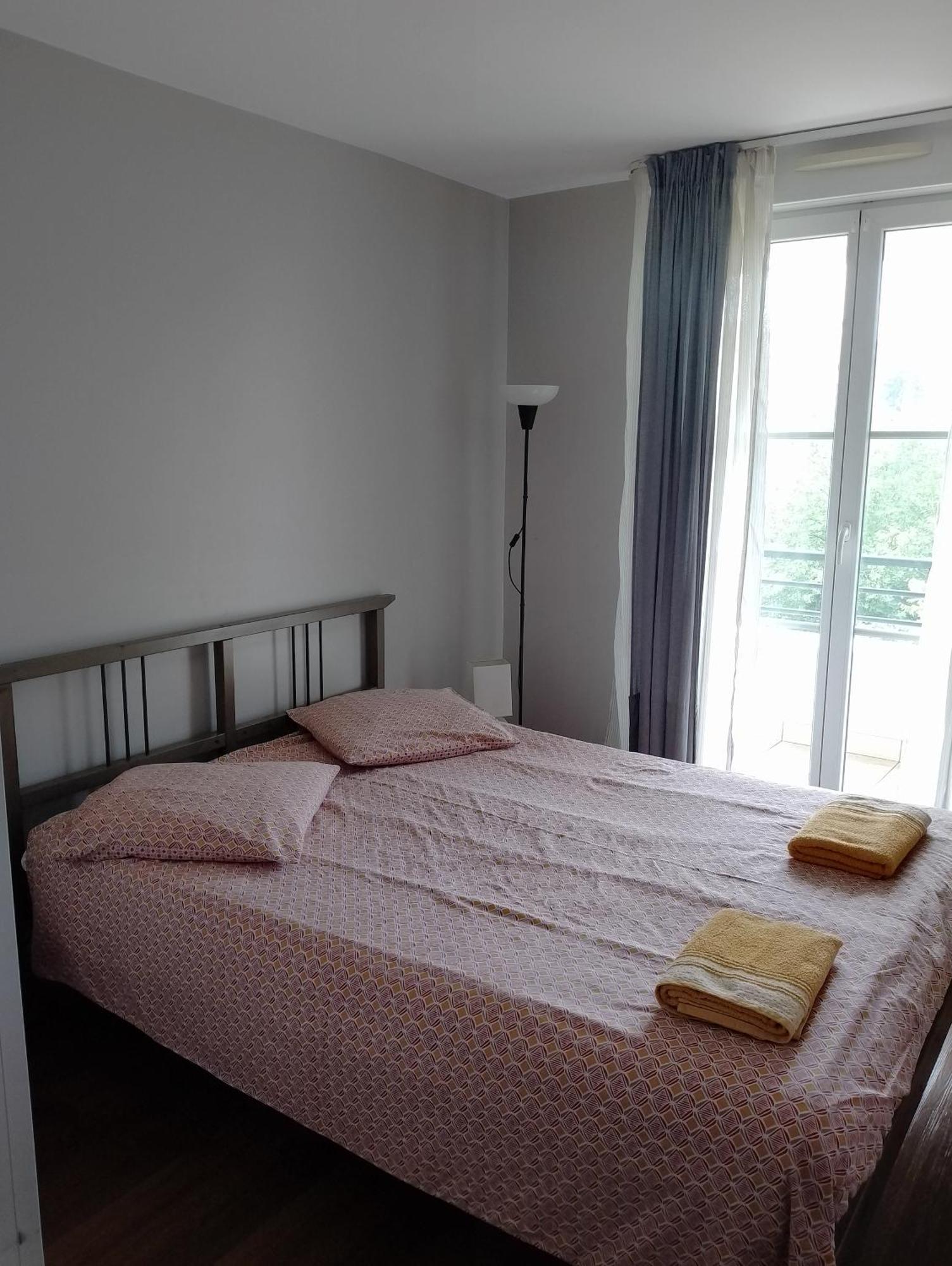Appartement Residentiel Au Vert Et Au Frais モンティニー・ル・ブルトンヌー エクステリア 写真