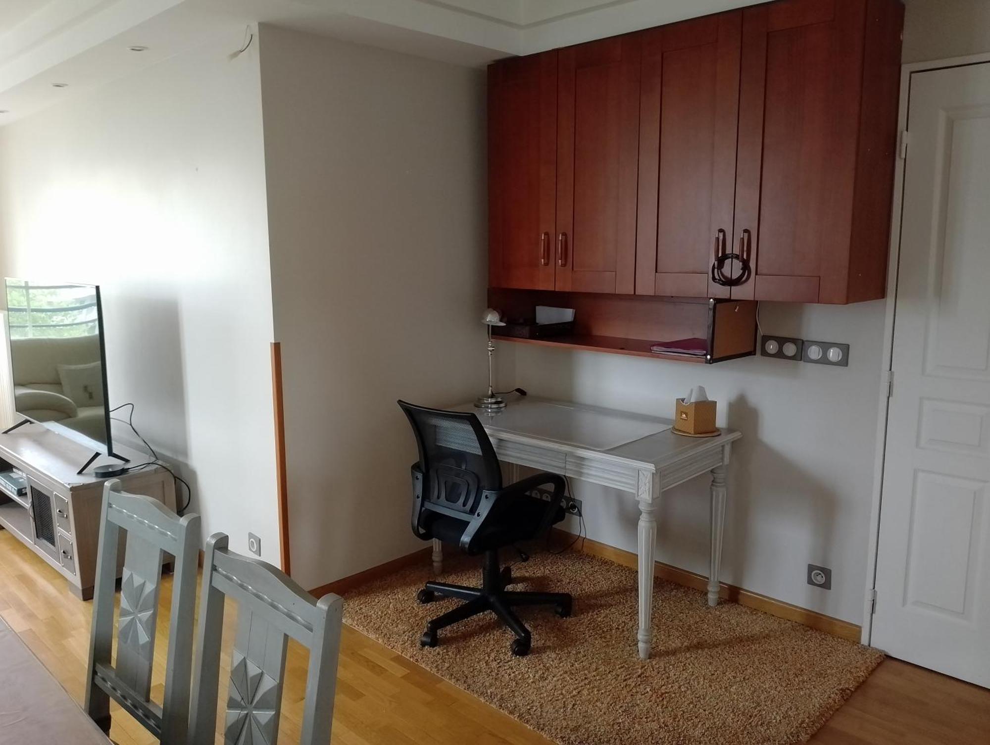 Appartement Residentiel Au Vert Et Au Frais モンティニー・ル・ブルトンヌー エクステリア 写真